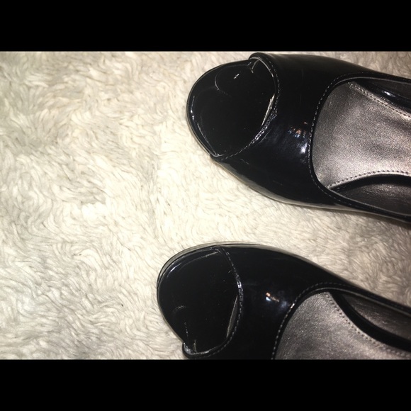 Bandolino Peep Toe platform Pumps - Picture 8 of 8